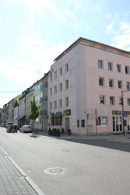 Mitte24 Hotel Neu-Ulm Buitenkant foto