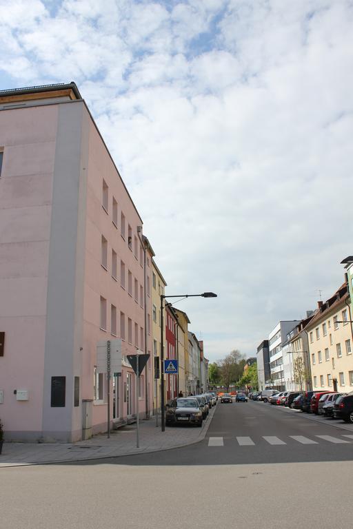 Mitte24 Hotel Neu-Ulm Buitenkant foto